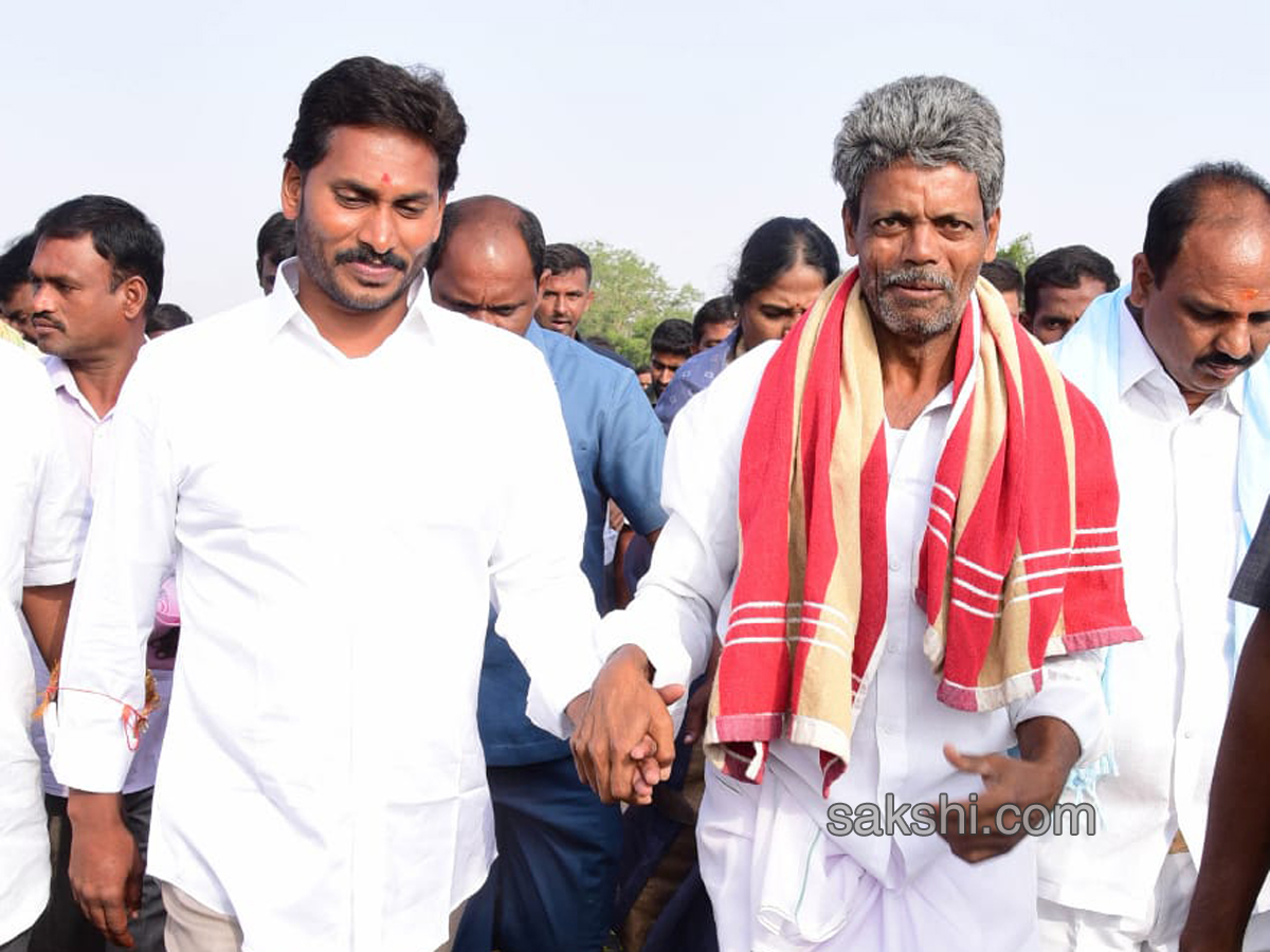 ys jagan prajasankalpayatra - Sakshi10