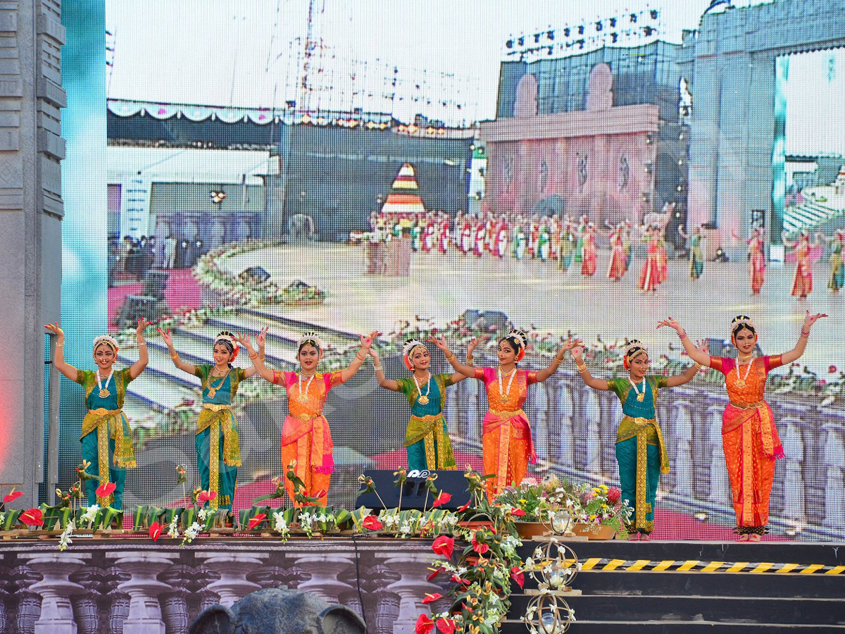 Prapancha Telugu Mahasabhalu Ending Ceremony in Lb Stadium - Sakshi11