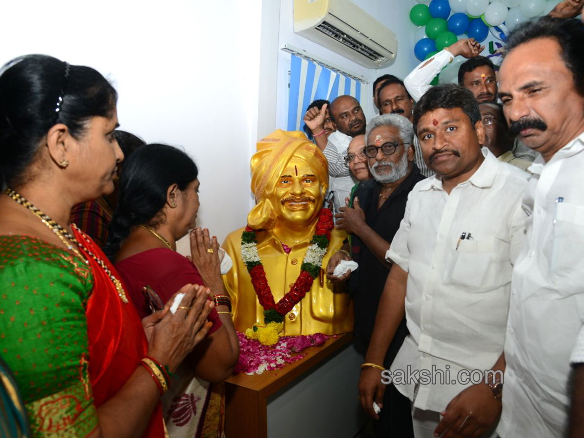 YS Jagan Birthday Celebrations at Party office - Sakshi22