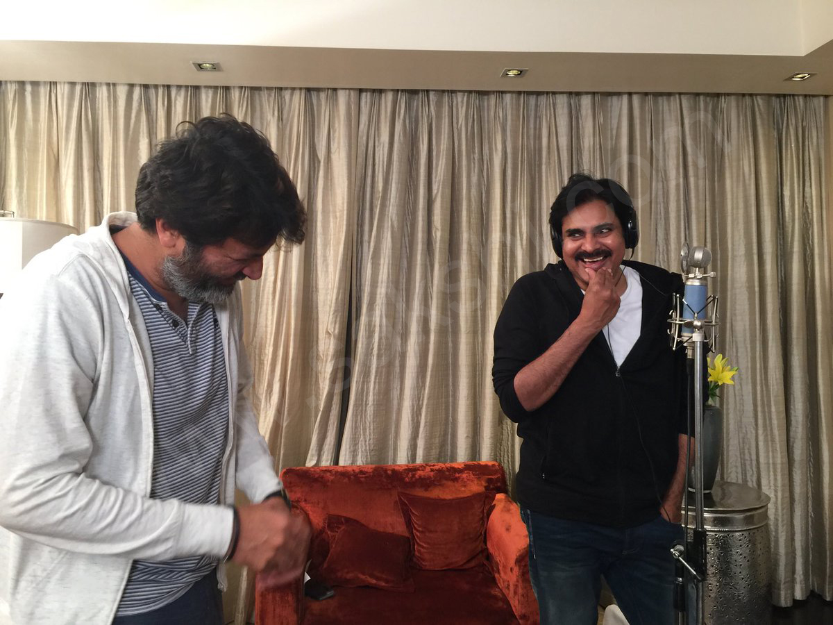 Pawan Kalyan Singing A Song In Agnathavasi - Sakshi1