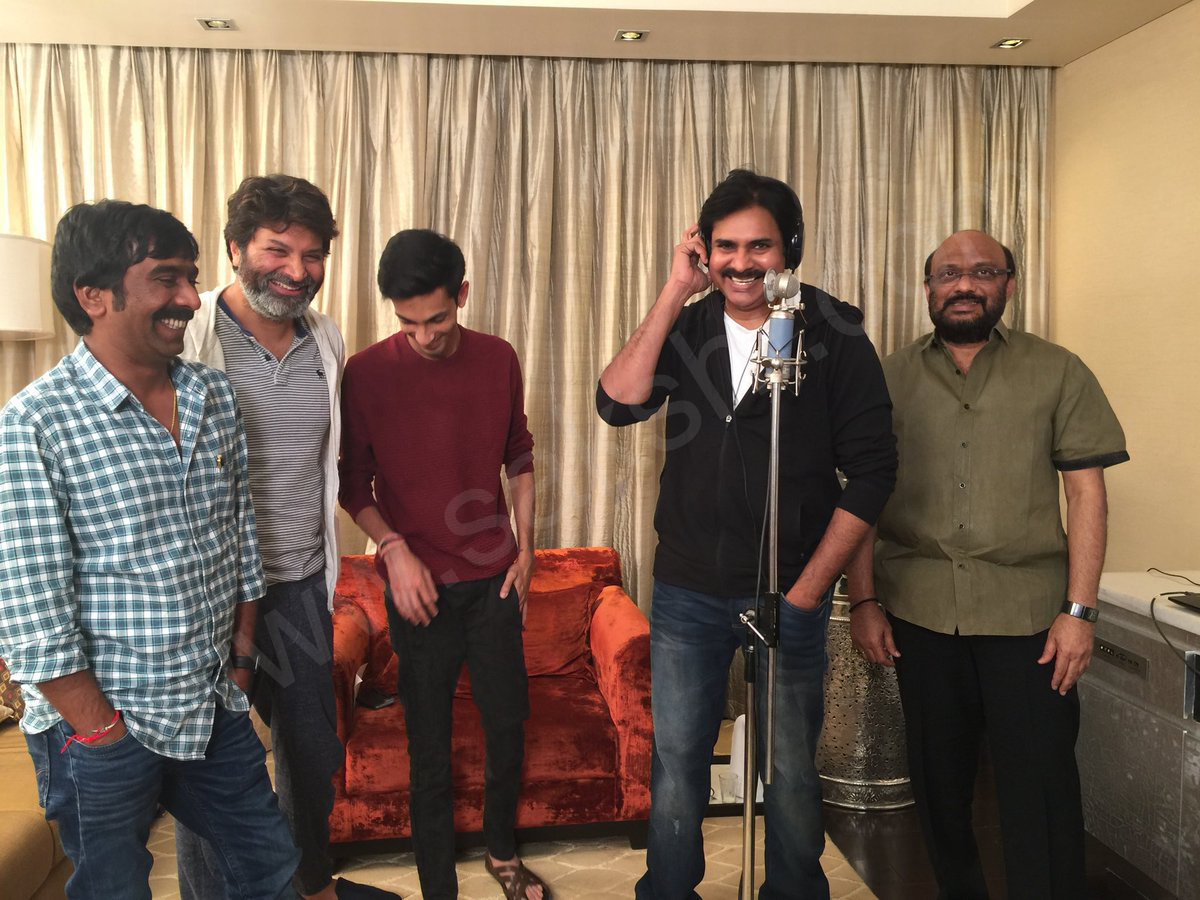 Pawan Kalyan Singing A Song In Agnathavasi - Sakshi2