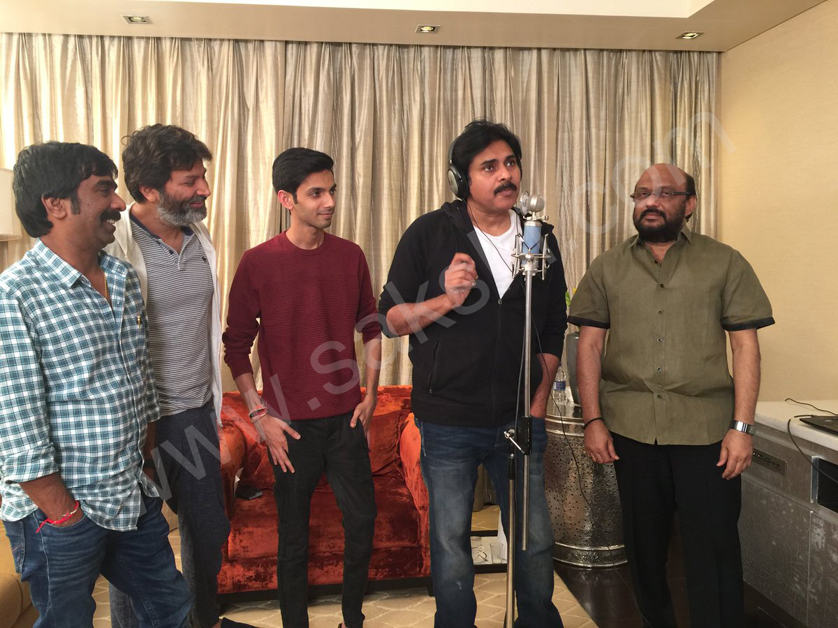 Pawan Kalyan Singing A Song In Agnathavasi - Sakshi9