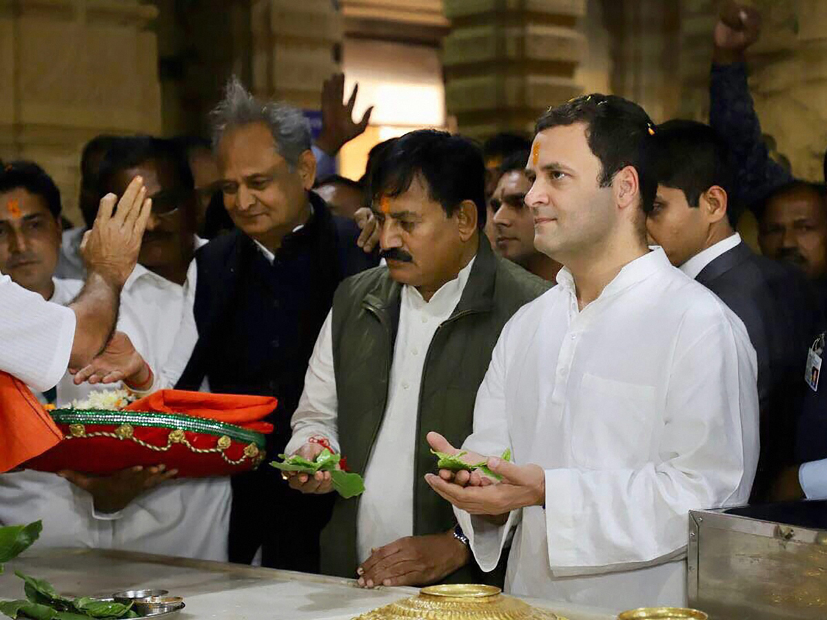 Congress President Rahul Gandhi at the Somnath Temple in Gujarat - Sakshi1