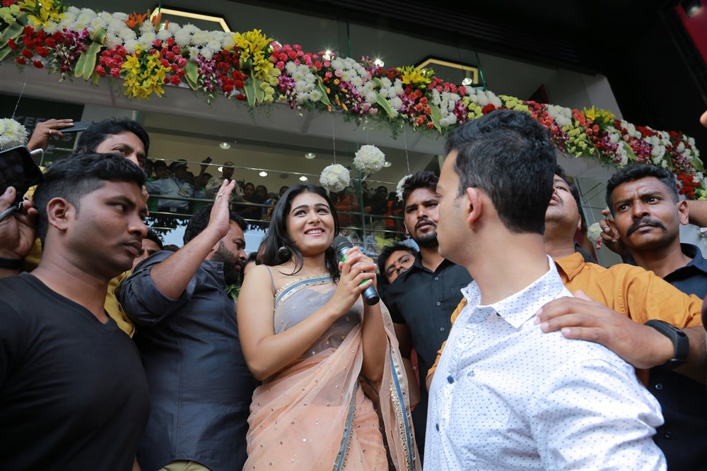 Telugu Actress Catherine Tresa Mehreen Kaur Shalini Pandey launches KLM Fashion Mall - Sakshi7