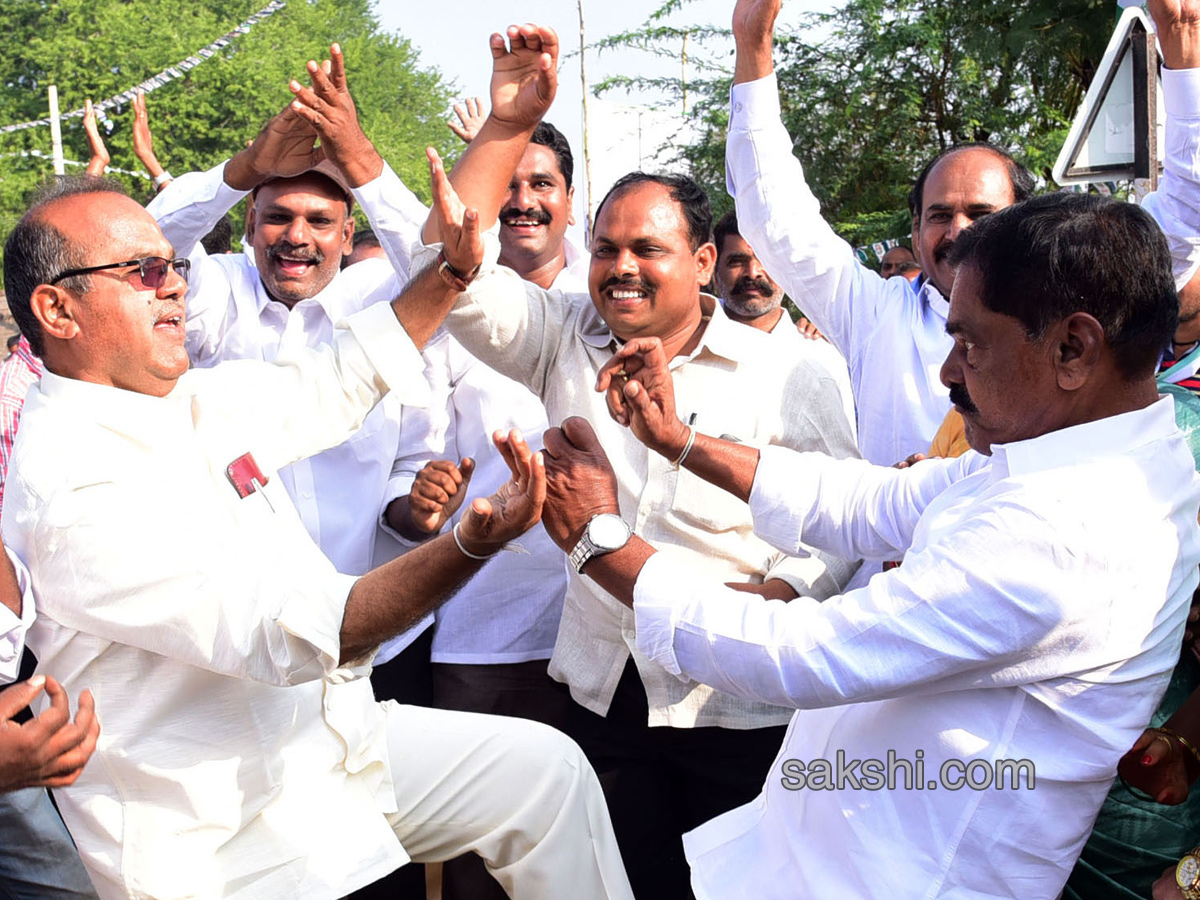 YS Jagan completed 46th day of his PrajaSankalpaYatra - Sakshi22