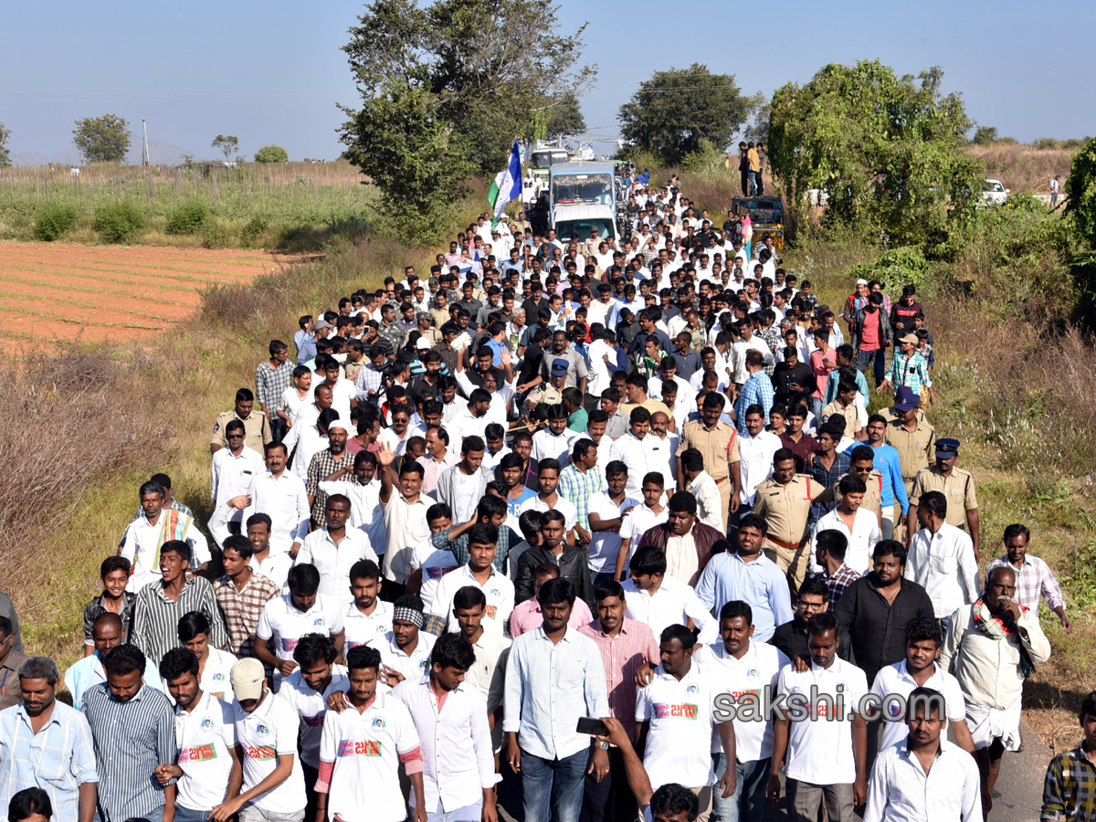 YS Jagan 48th Day PrajaSankalpaYatra end - Sakshi13