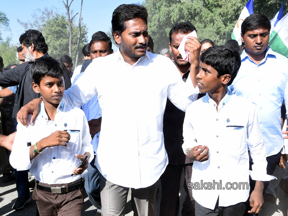 YS Jagan 48th Day PrajaSankalpaYatra end - Sakshi20