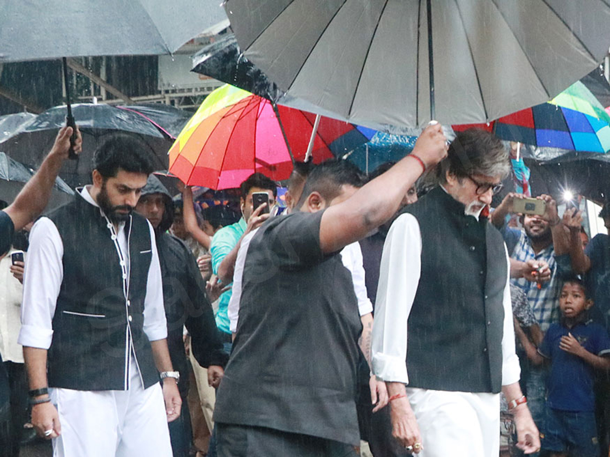 Shashi Kapoor's Funeral - Sakshi5