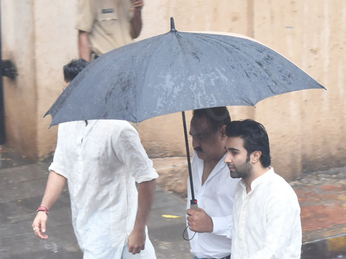 Shashi Kapoor's Funeral - Sakshi8