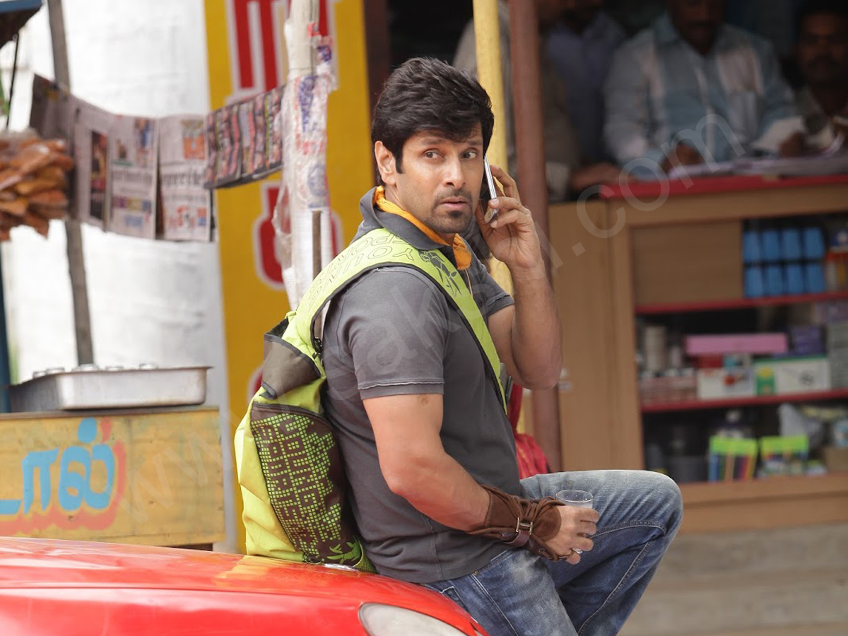 vikram, Samantha Telugu Movie 10 Latest stills - Sakshi3