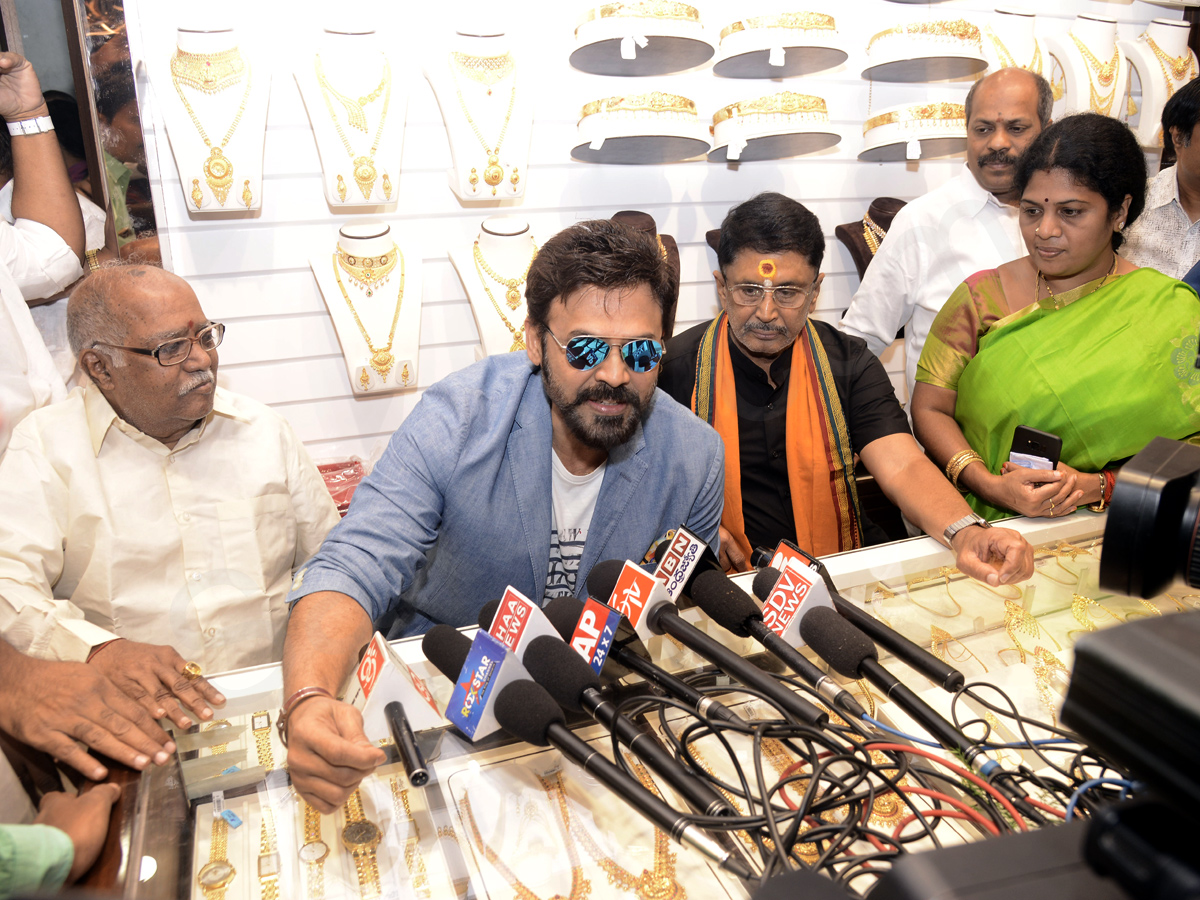 victory venkatesh at Rajamahendram - Sakshi13