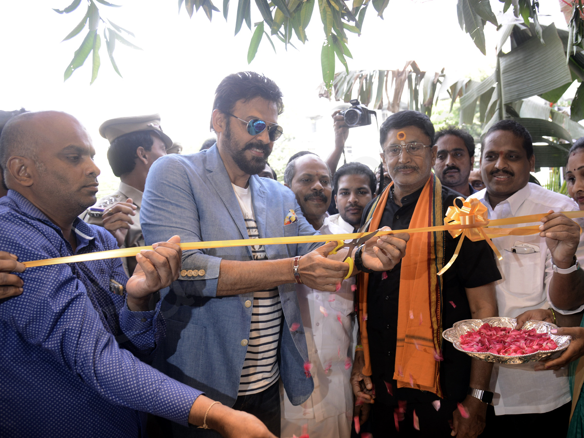 victory venkatesh at Rajamahendram - Sakshi2