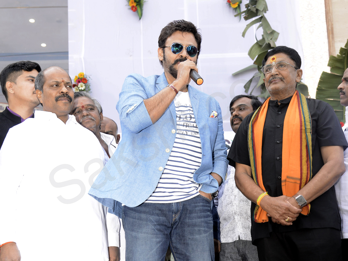 victory venkatesh at Rajamahendram - Sakshi11