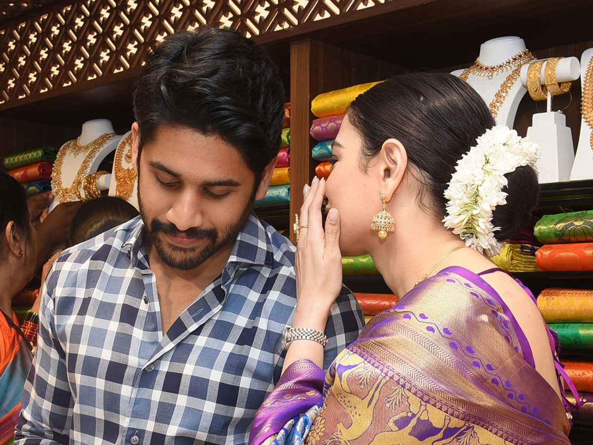 Naga Chaitanya And Tamanna Grand Entry In Guntur - Sakshi1