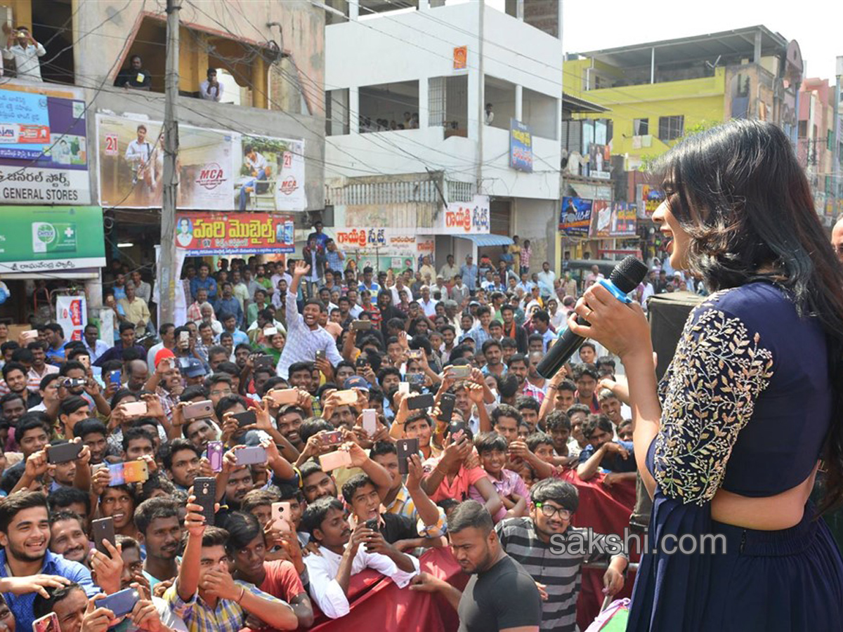 Hebah Patel launches B New Mobile Store @ Chirala - Sakshi2