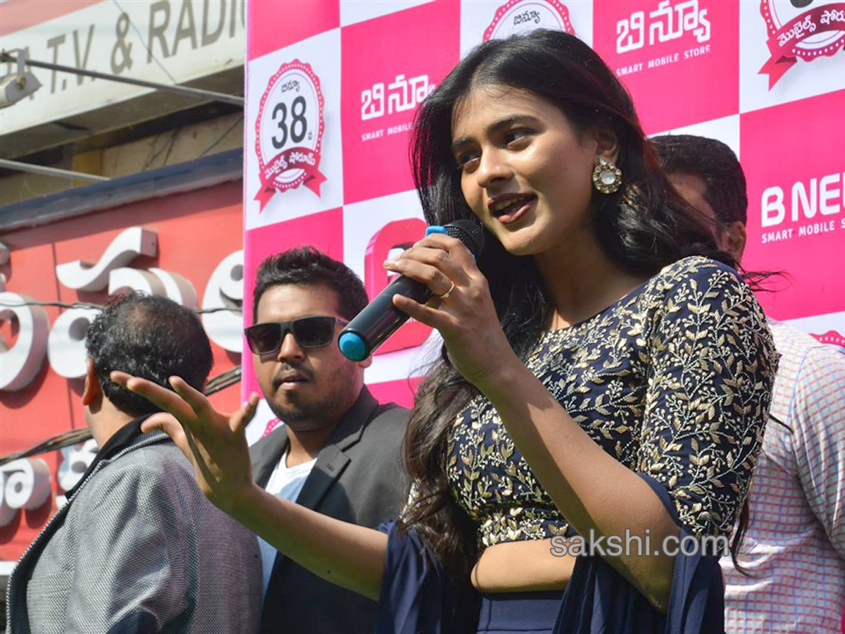 Hebah Patel launches B New Mobile Store @ Chirala - Sakshi4