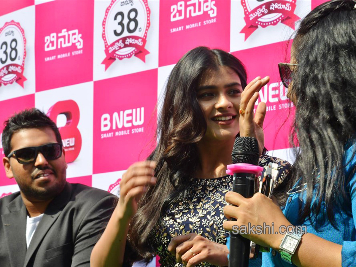 Hebah Patel launches B New Mobile Store @ Chirala - Sakshi9