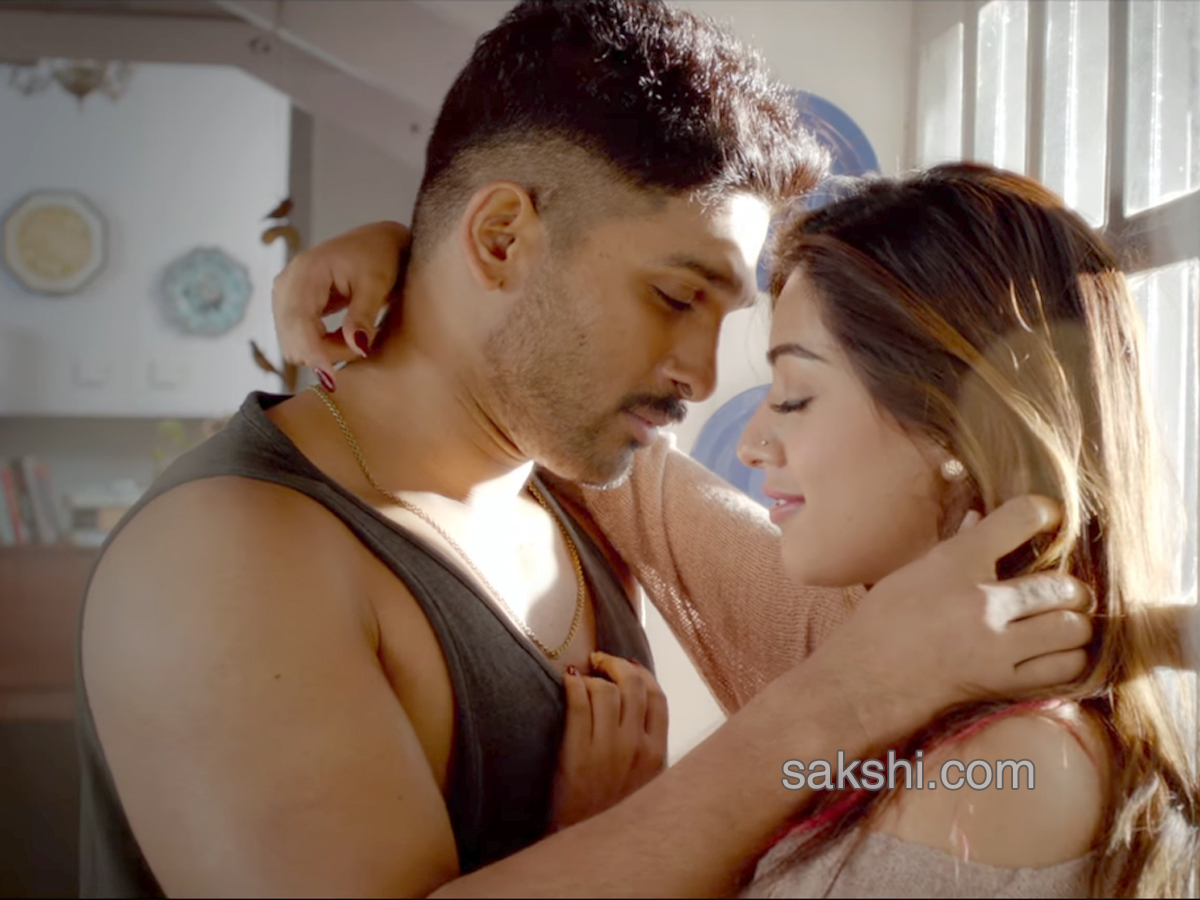 Naa Peru Surya Naa Illu India - Sakshi7