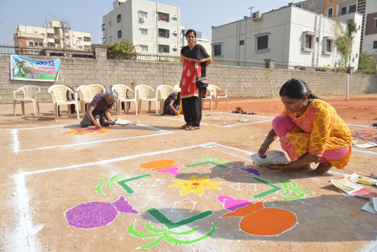 sankranthi muggulu competition - Sakshi1