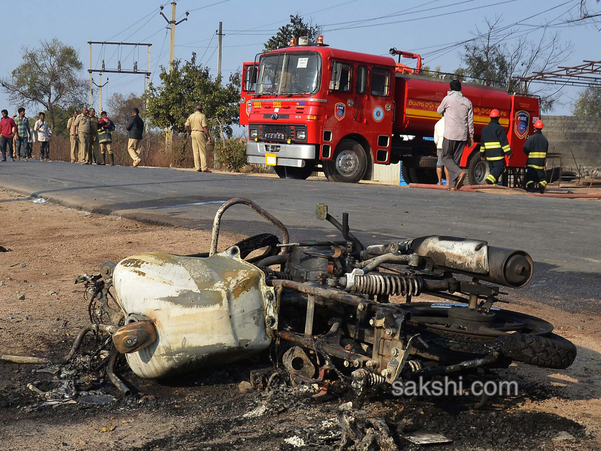 Diesel Tanker Catches Fire in Hyderabad - Sakshi8