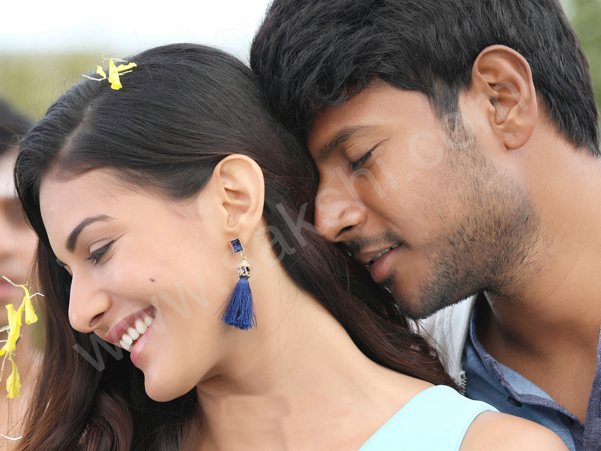 Manasuku Nachindi Movie Stills - Sakshi6