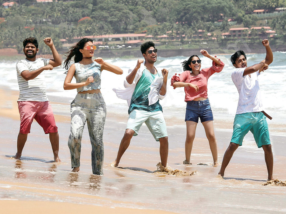 Manasuku Nachindi Movie Stills - Sakshi9