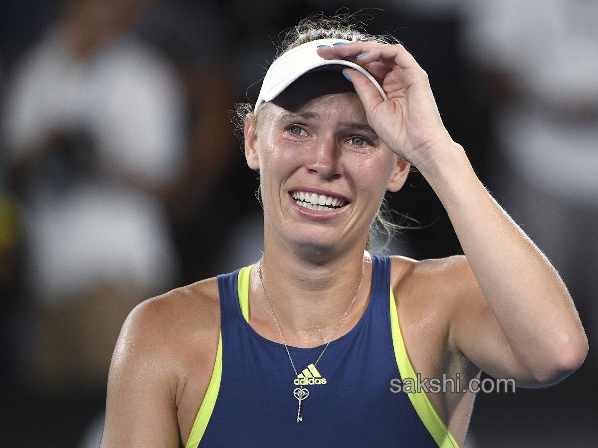 caroline wozniacki beats simona halep win australian open womens title - Sakshi2