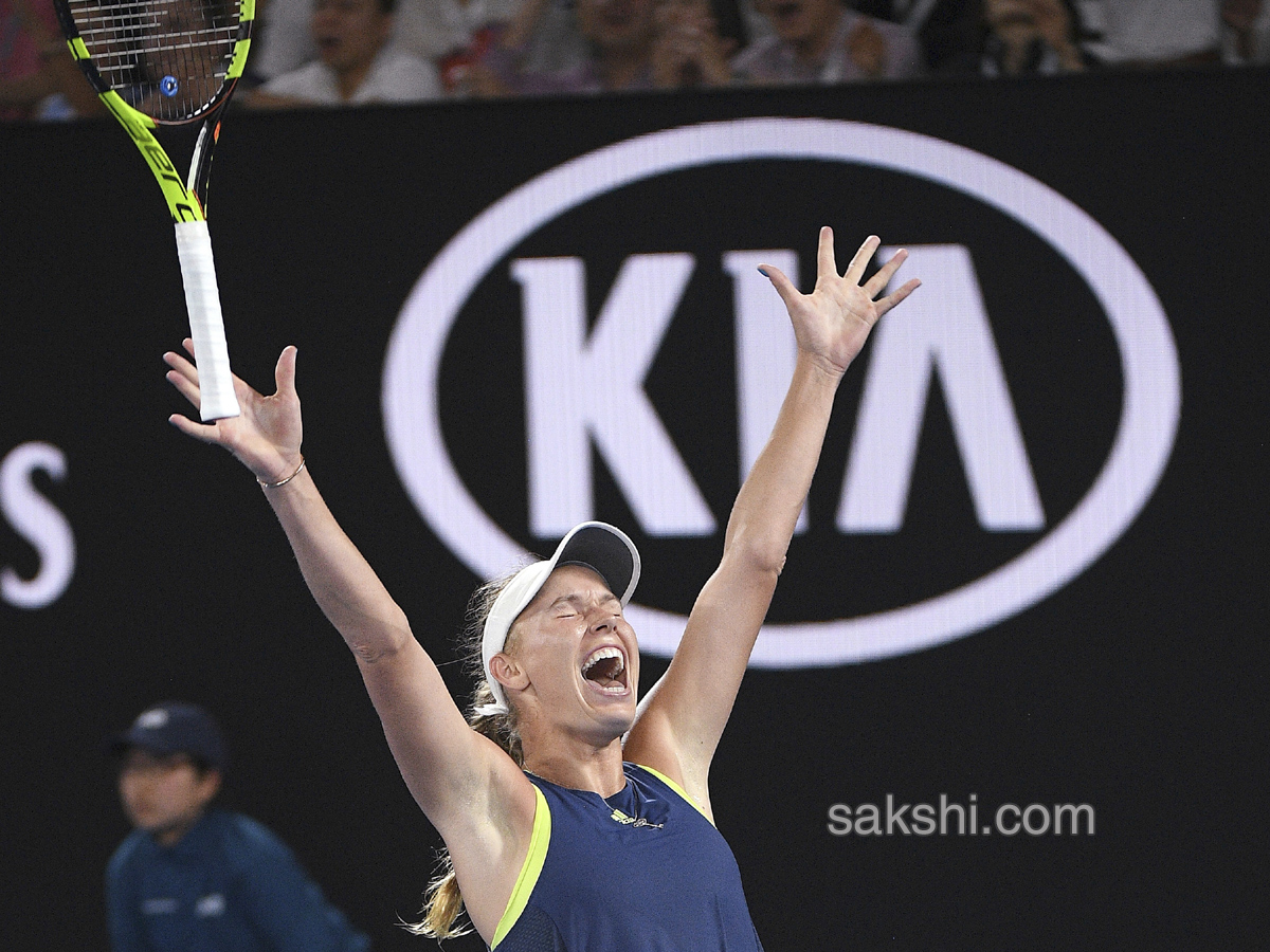 caroline wozniacki beats simona halep win australian open womens title - Sakshi4