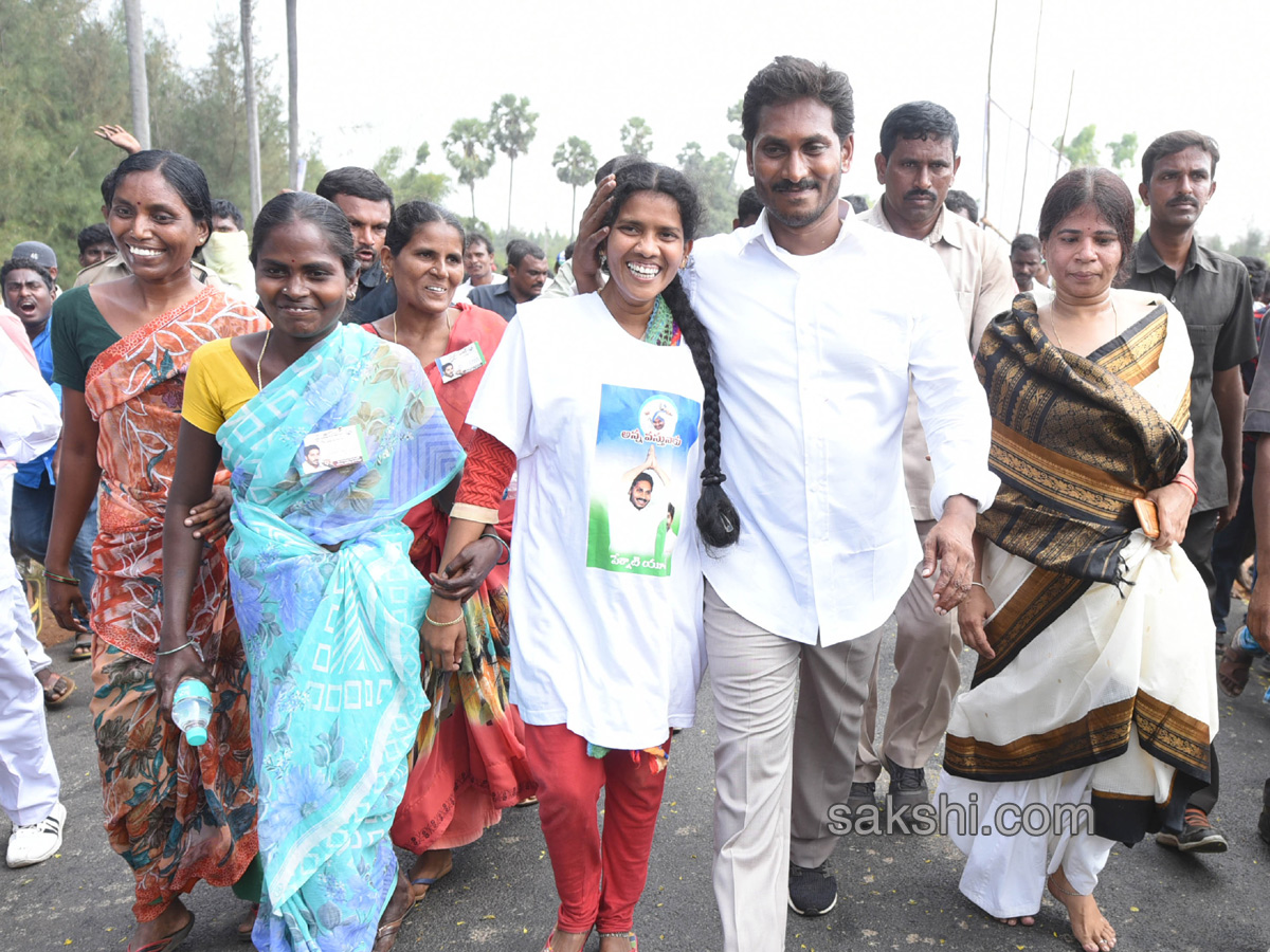 YS Jagan Mohan Reddy PrajaSankalpaYatra 1000 km - Sakshi11