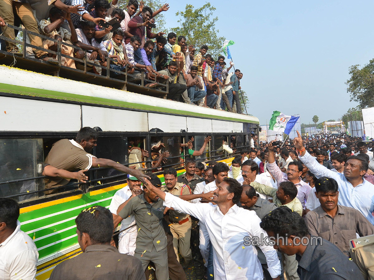 YS Jagan Mohan Reddy PrajaSankalpaYatra 1000 km - Sakshi21