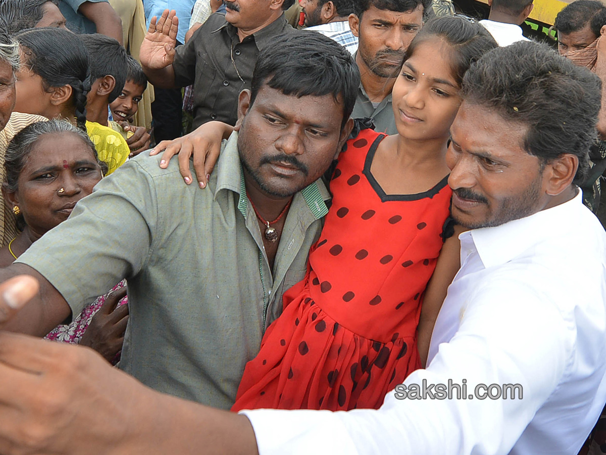 YS Jagan Mohan Reddy PrajaSankalpaYatra 1000 km - Sakshi5