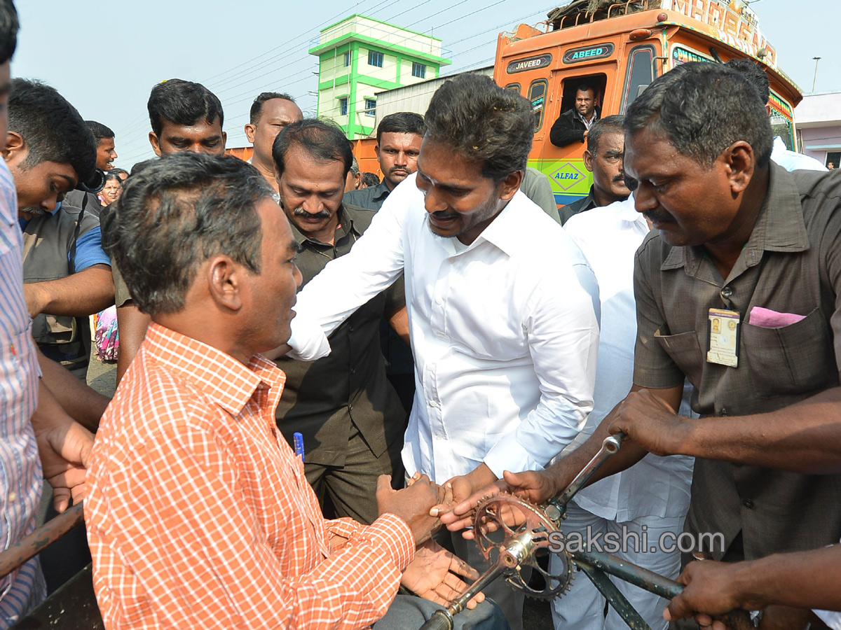 YS Jagan Mohan Reddy PrajaSankalpaYatra 1000 km - Sakshi6