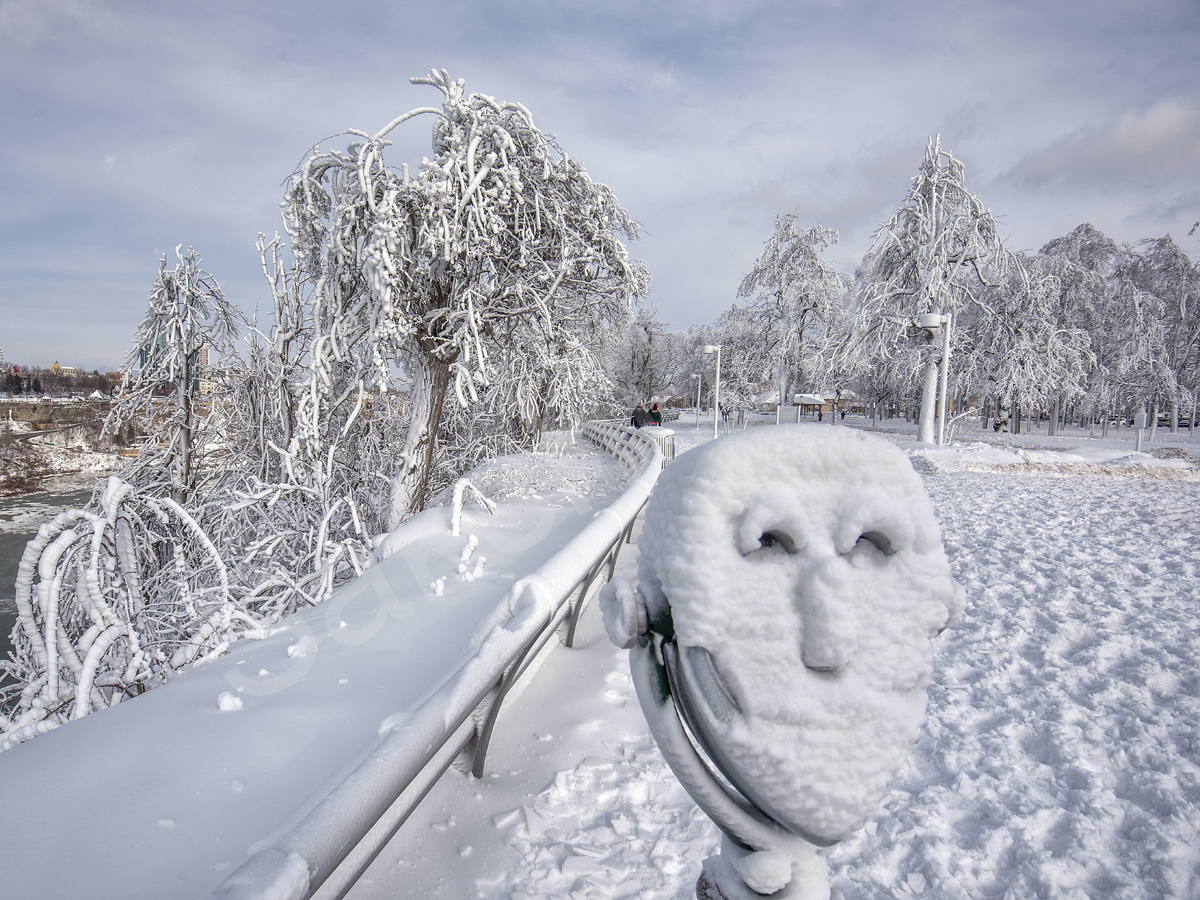 amazing photos of iced Niagara Falls - Sakshi4