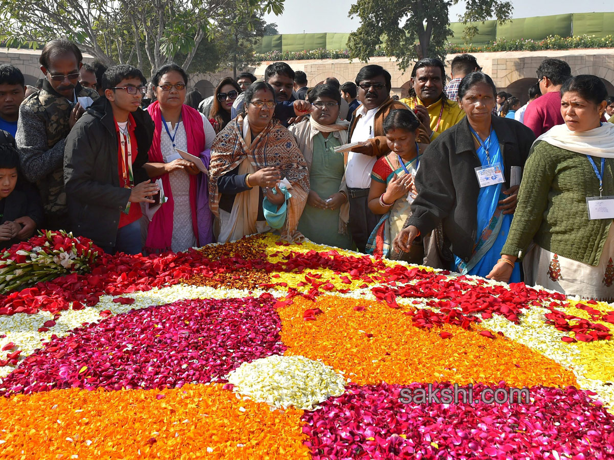 Mahatma Gandhi on his 70th death anniversary in New Delhi  - Sakshi13