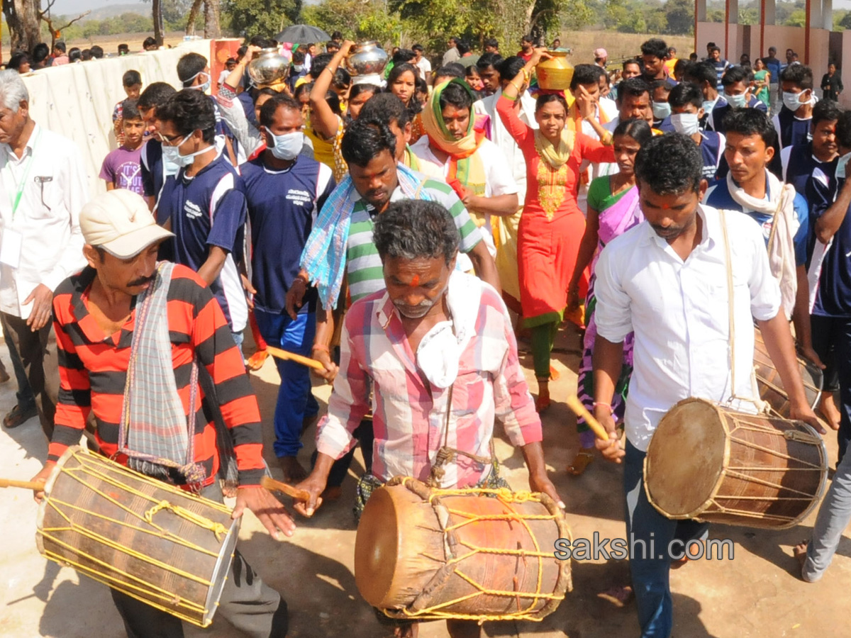 Sammakka Saralamma Jatara - Sakshi37