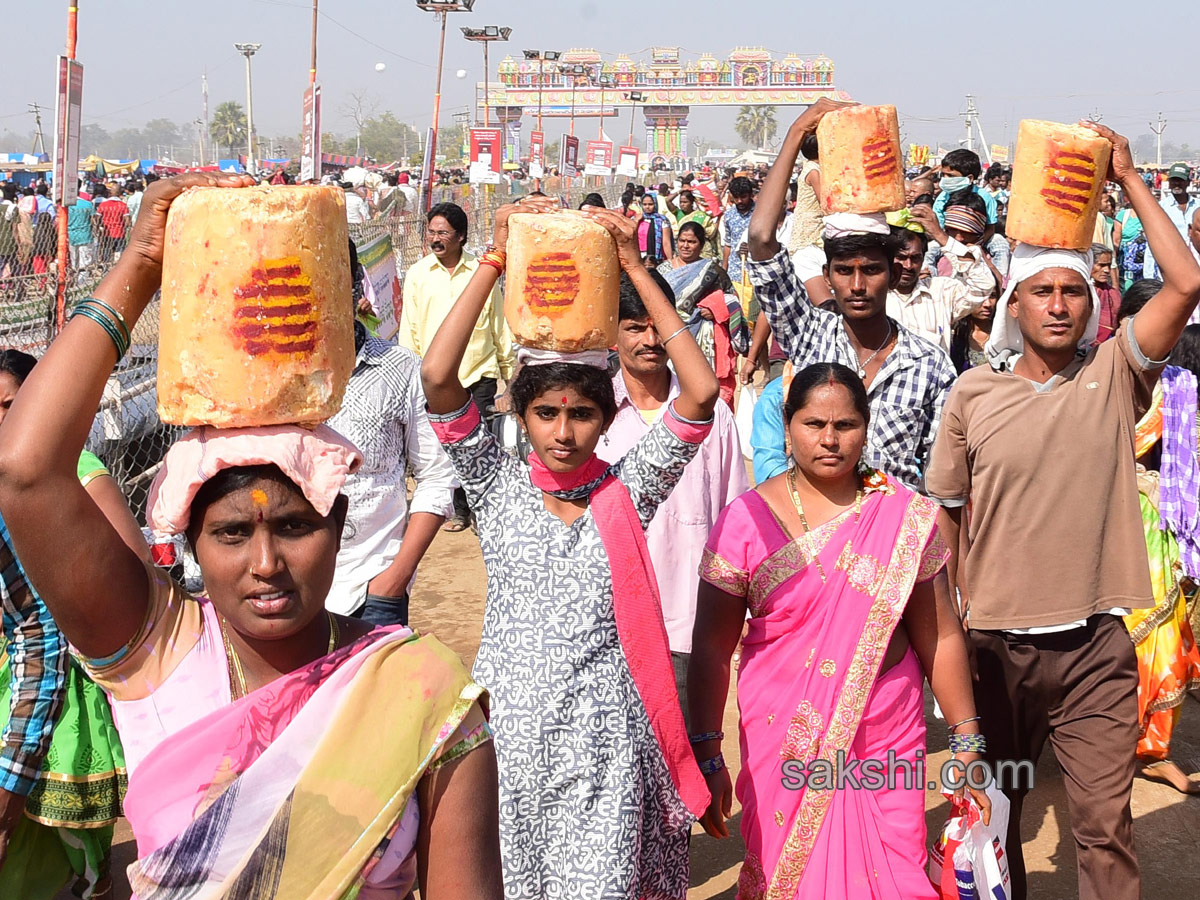 Sammakka Saralamma Jatara - Sakshi7