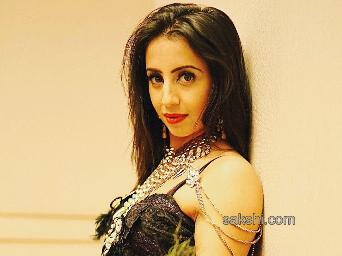 heroine sanjjanaa Galrani ramp walk - Sakshi3