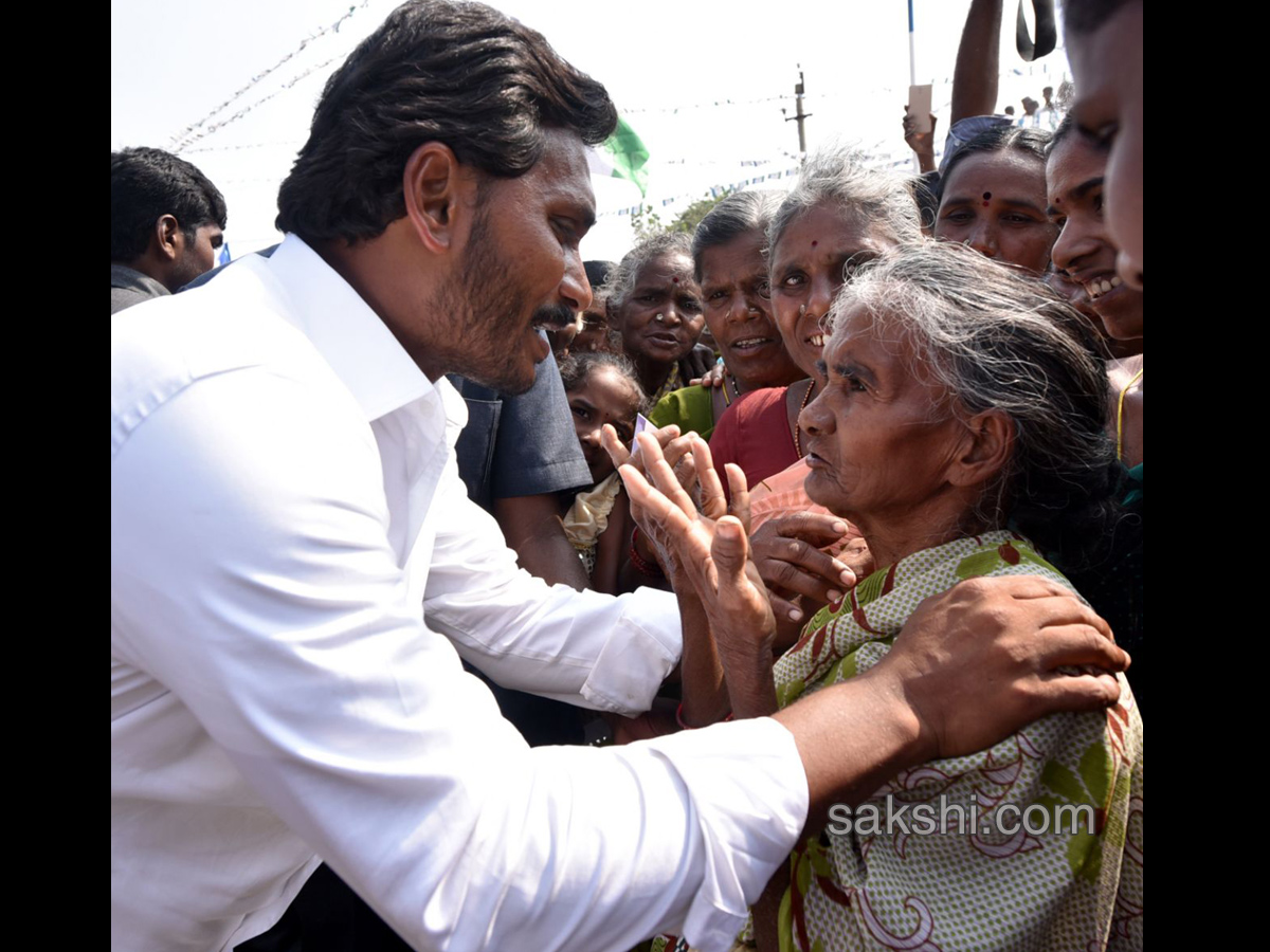 YS Jagan Day 52 Of PrajaSankalpaYatra  - Sakshi10