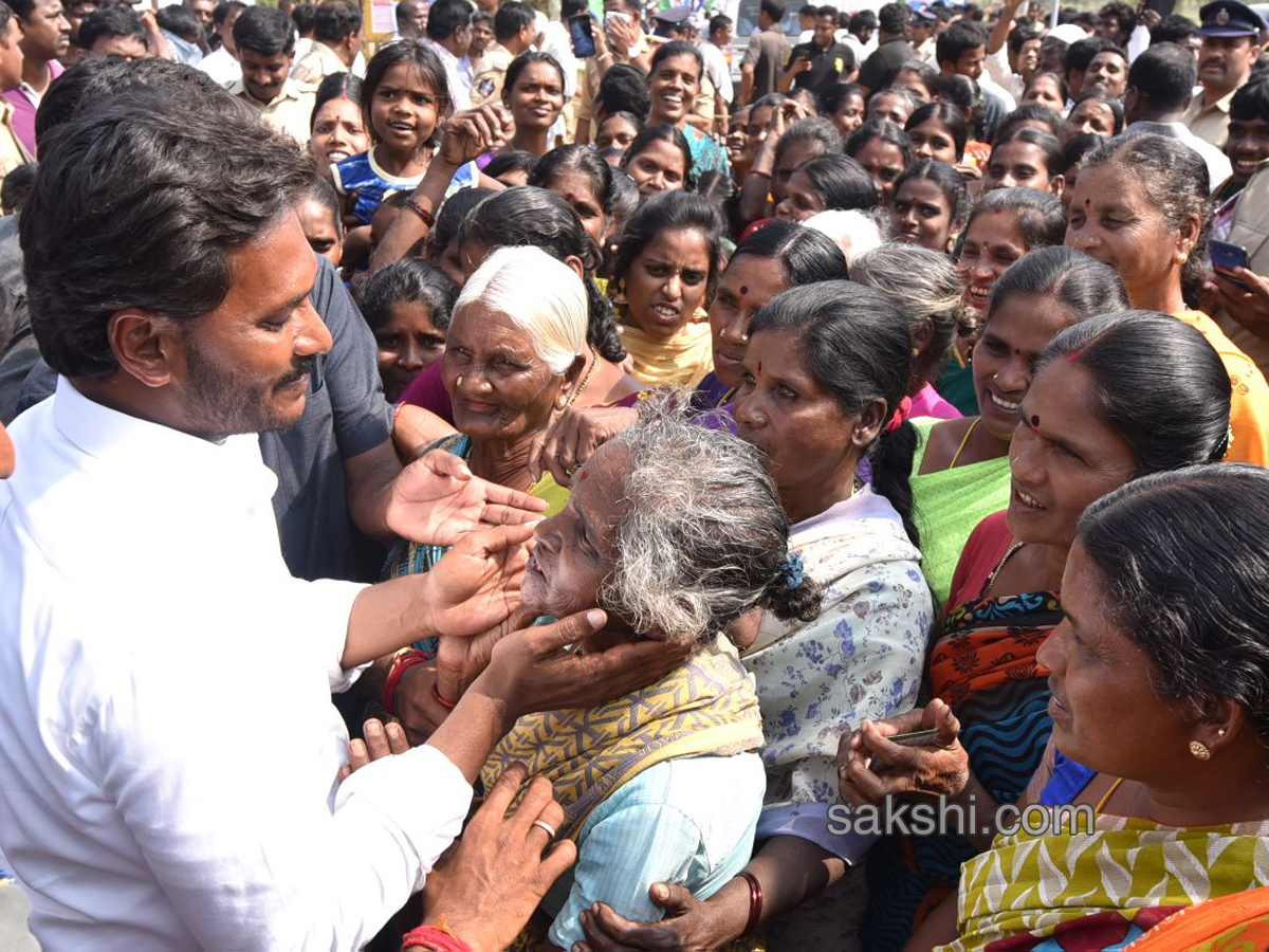 YS Jagan Day 52 Of PrajaSankalpaYatra  - Sakshi15