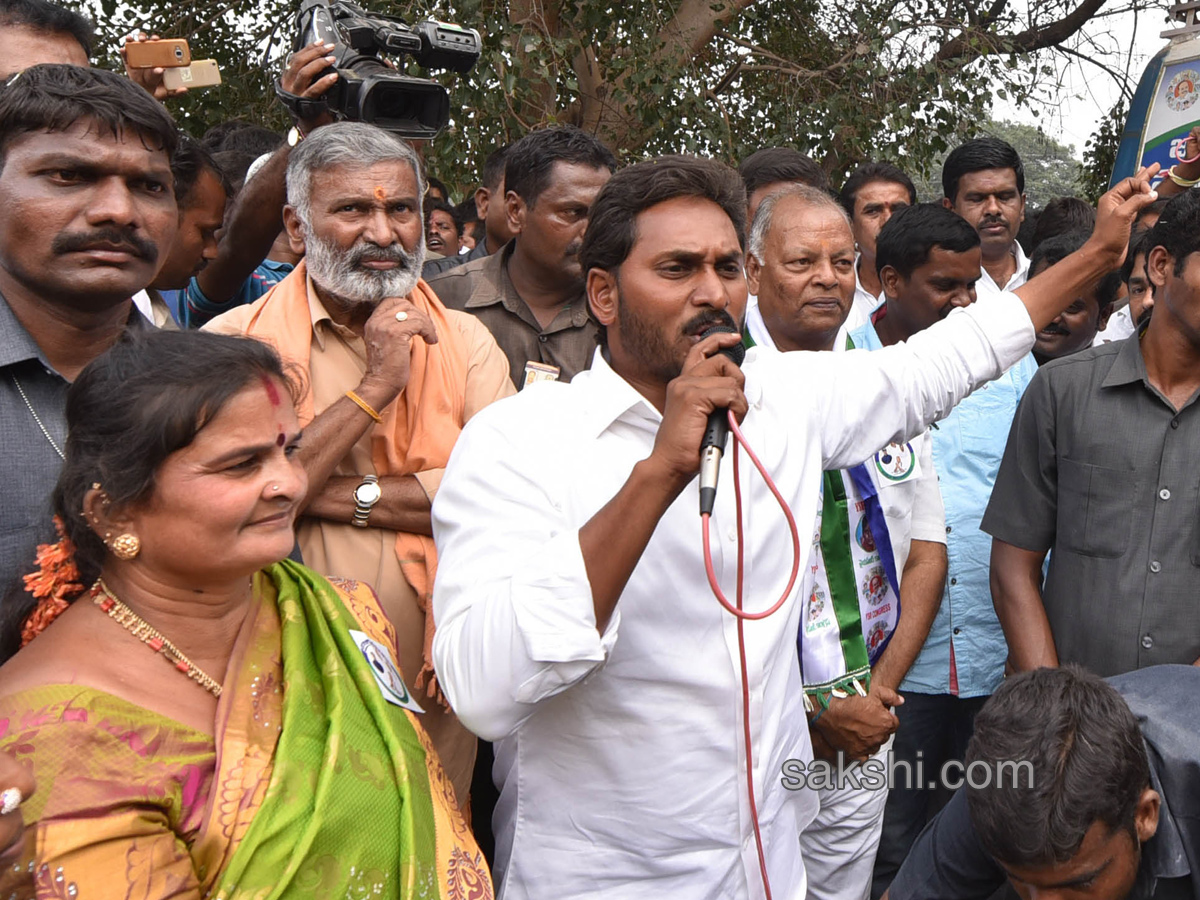 YS Jagan Day 52 Of PrajaSankalpaYatra  - Sakshi16