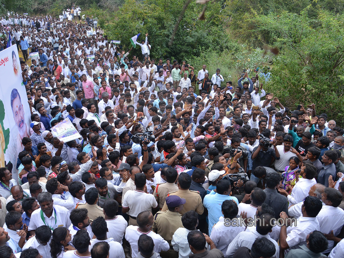 YS Jagan Day 52 Of PrajaSankalpaYatra  - Sakshi25