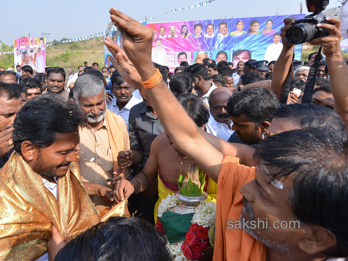 YS Jagan Day 52 Of PrajaSankalpaYatra  - Sakshi32