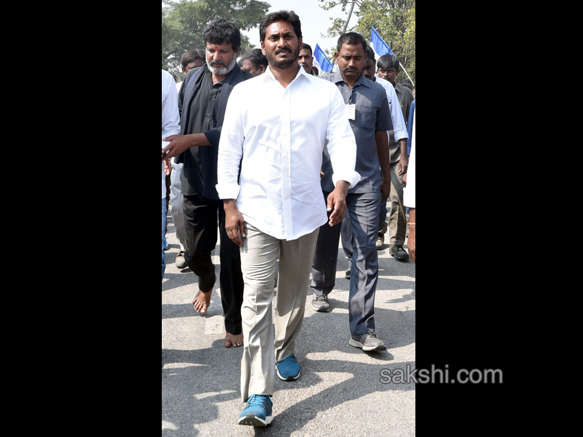 YS Jagan Day 52 Of PrajaSankalpaYatra  - Sakshi9