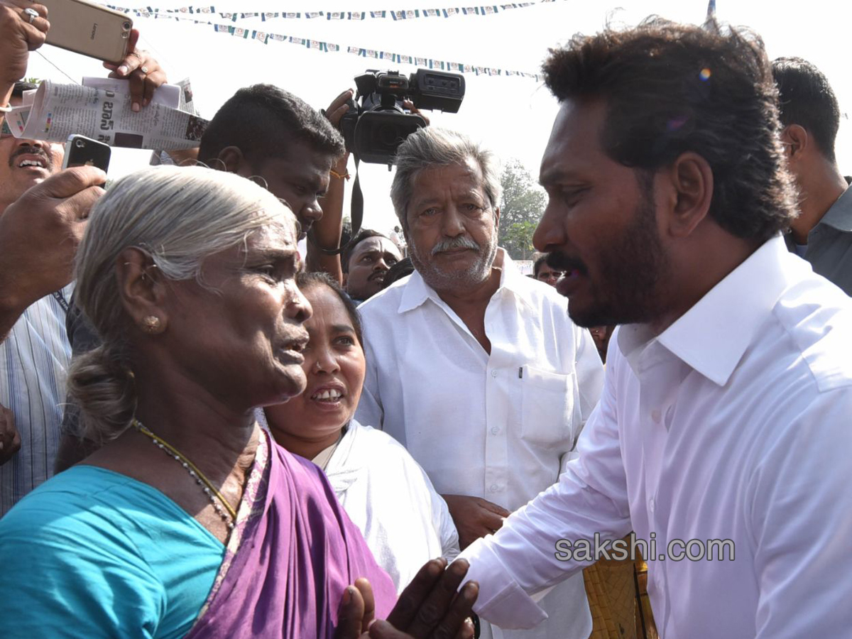 ys jagan mohan reddy prajasankalpayatra - Sakshi15