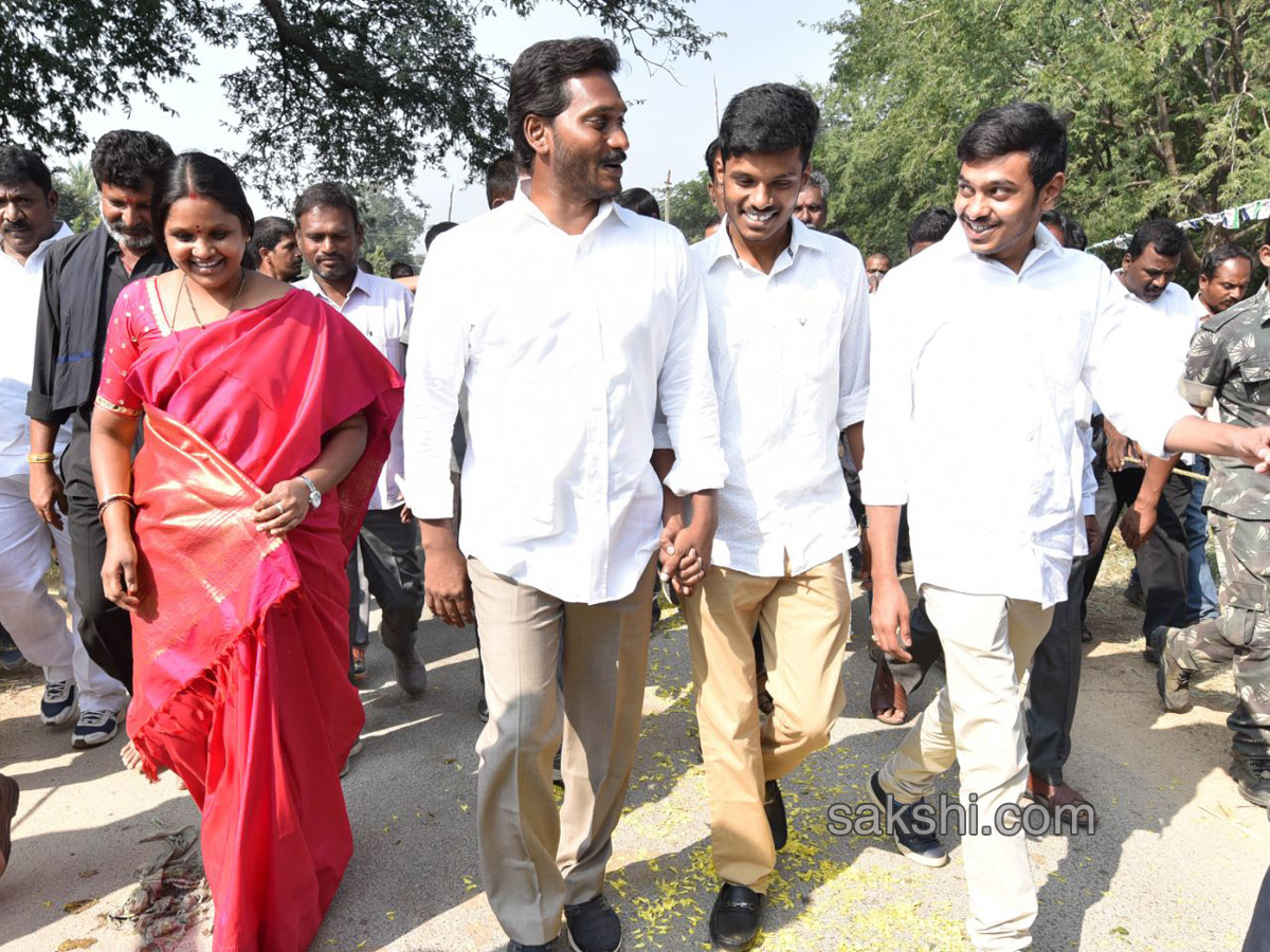 ys jagan mohan reddy prajasankalpayatra - Sakshi18