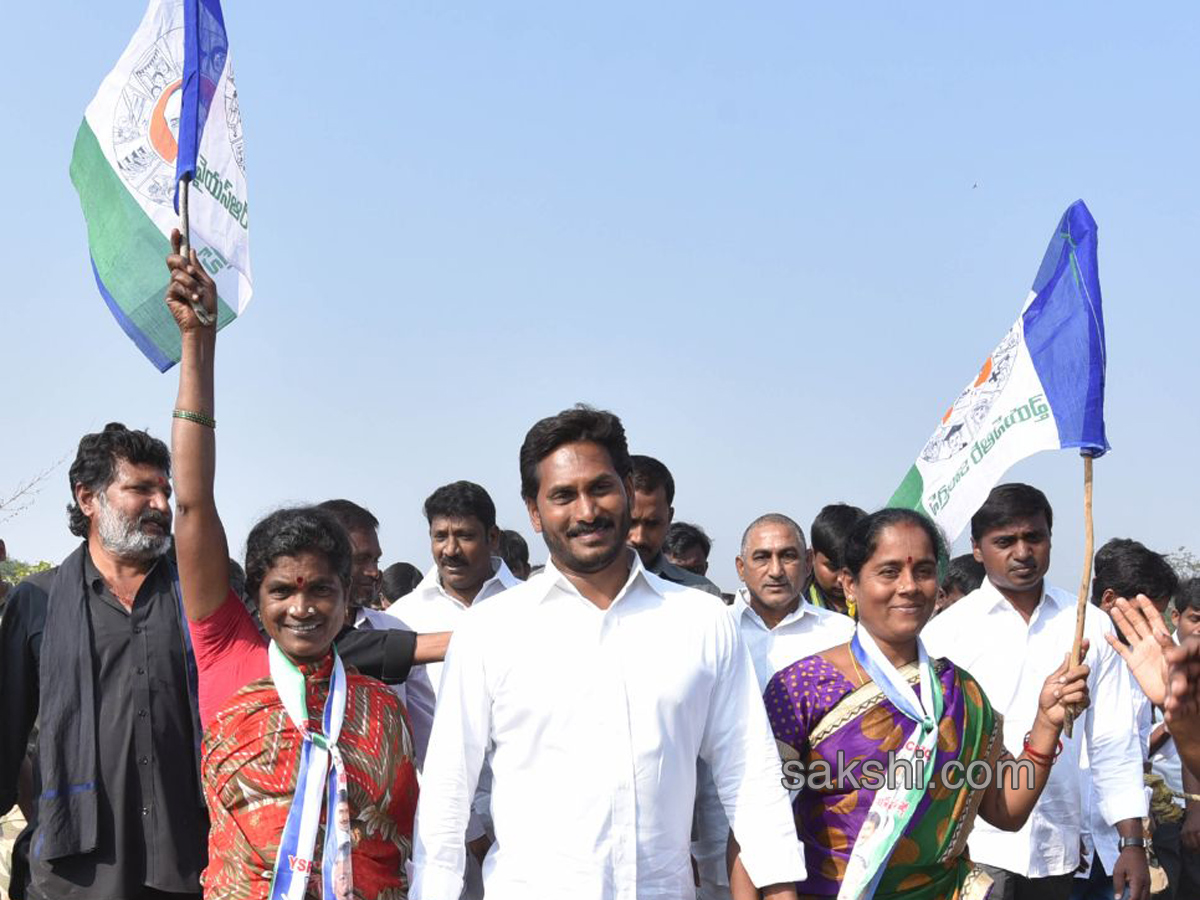 ys jagan mohan reddy prajasankalpayatra - Sakshi8