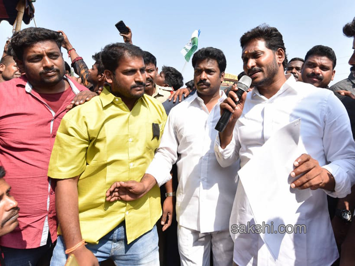 YS Jagan 56th day PrajaSankalpaYatra - Sakshi16