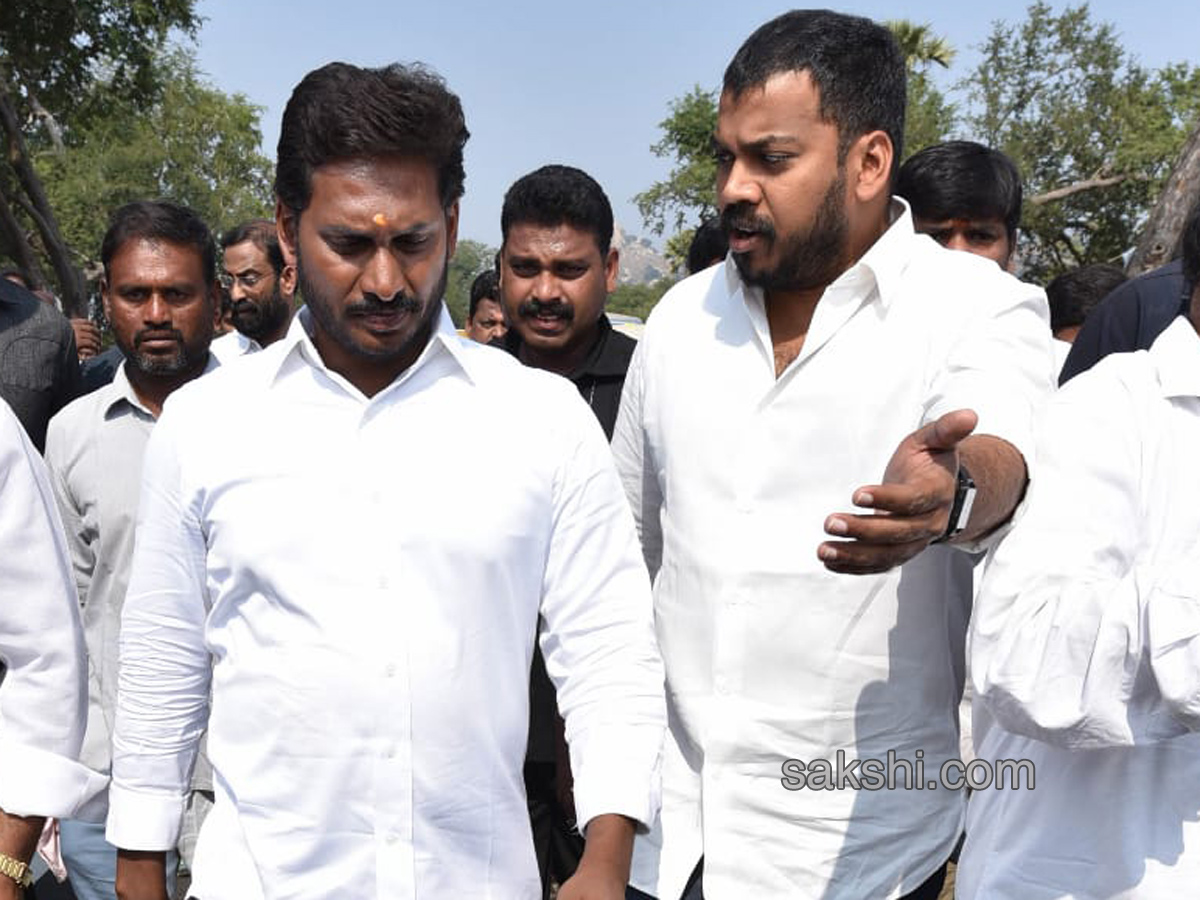 YS Jagan 56th day PrajaSankalpaYatra - Sakshi18