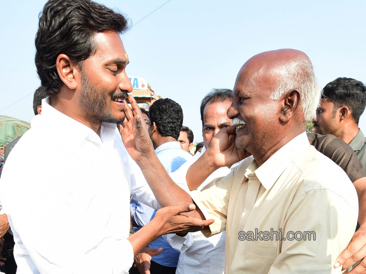 YS Jagan 56th day PrajaSankalpaYatra - Sakshi6