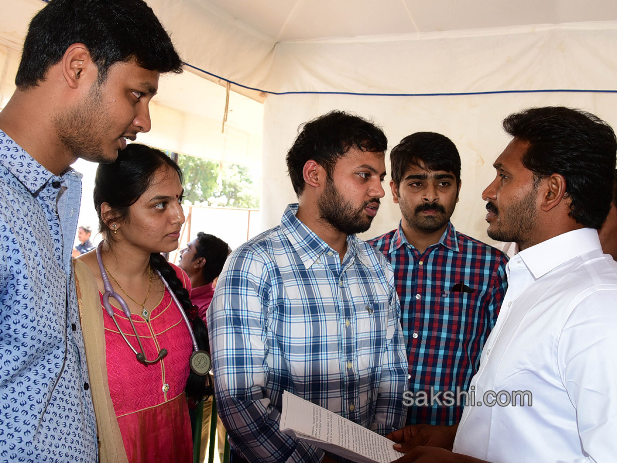 ys jagan prajasankalpayatra - Sakshi10